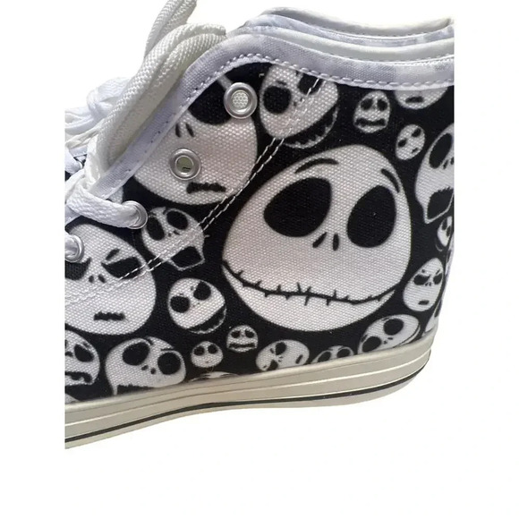 The Nightmare Before Christmas Canvas Shoes NWT Tim Burton Printed High Top S 10 - Picture 9 of 9